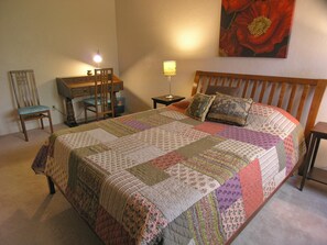 2 bedrooms, desk, iron/ironing board, free WiFi