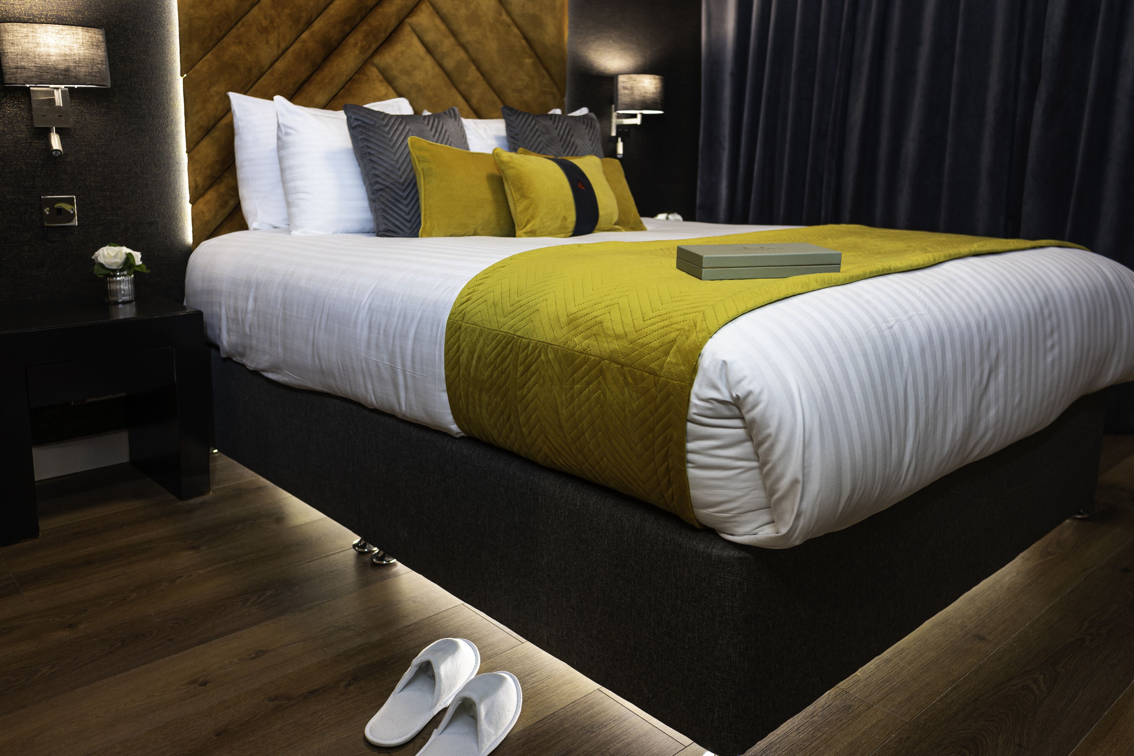 Premium Apartment, 2 Bedrooms | Soundproofing, iron/ironing board, free WiFi, bed sheets