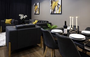 Appartement Premium, 2 chambres | Chambres insonorisées, fer et planche à repasser, Wi-Fi gratuit