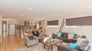 TV - Jindalee 2 - 9 Twynam Street (Jindabyne)