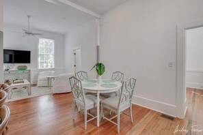 Dining - The Barracks - Unit 4 (Tybee Island)