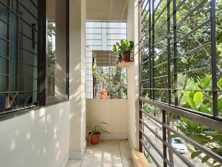 Property grounds. 🇧🇩3 Bedrooms apartment @ Iqbal Road, Mohammadpur, Dhaka, Bangladesh.