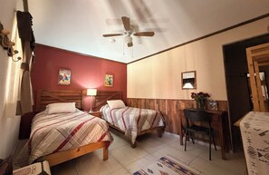 Habitación Doble Individual | Down duvets, individually decorated, individually furnished, desk - Hotel West Refugio (San Juan del Río)