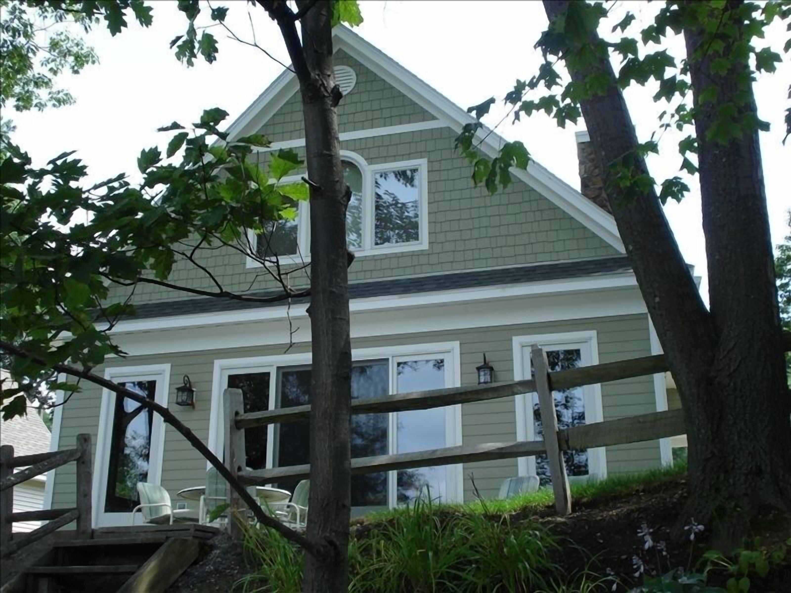 Stunning Newer Lakefront Home Near Berkshires wGourmet Kitchen