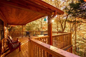 Terrace/patio - A Quiet Getaway in a True "Mountain Cabin" with all the Amenities! (Bryson City)