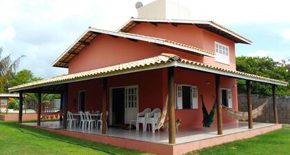 Belle maison, 4 chambres, 3 suites, toutes avec climatisation, piscine, Ă 800m de la mer