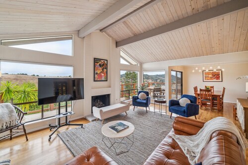 Magnificent Canyon View, Huge Deck, Outdoor Dining