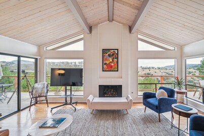 Magnificent Canyon View, Huge Deck, Outdoor Dining