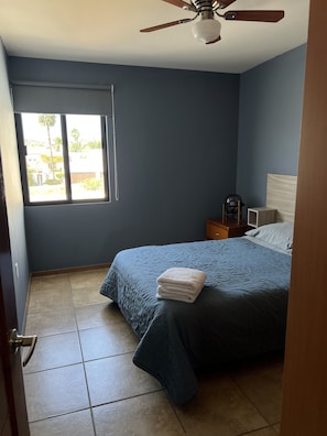 3 chambres, fer et planche à repasser, Wi-Fi, literie fournie