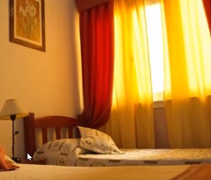 Basic Triple Room | Free WiFi, wheelchair access - Hotel Rutas (Salta)
