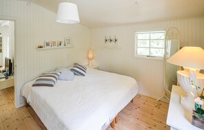 2 bedrooms, free WiFi - Amazing home in Ebeltoft with WiFi (Ebeltoft)