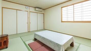 Japanese Room - Family Room | Free WiFi, bed sheets
