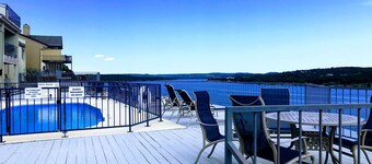 Fun N The Sun  Lake Travis Resort 105