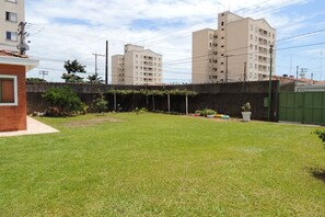 Property grounds - Real Estate, not just a play area (Alto do Santana)