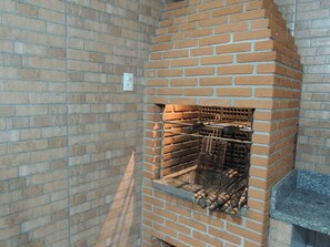 Property grounds - Real Estate, not just a play area (Alto do Santana)