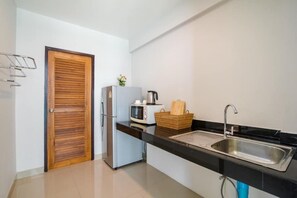 Refrigerador, microondas y horno