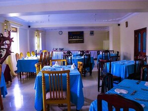 Dining - Just at Home!!Close to the best beaches around Entebbe. (Entebbe)
