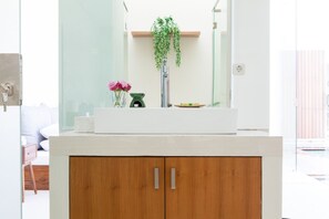 Bathroom sink - Zen-Tao Villa (Legian)