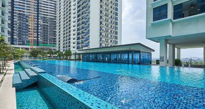 OYO Home 44002 Classic 2br Setia Alam Trefoil.