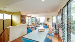 Dining - Straddie Beach House 2 (Point Lookout)