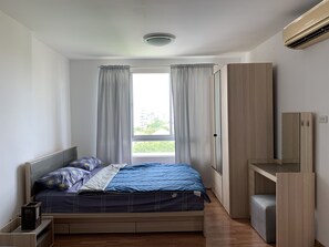 1 camera, una scrivania, Wi-Fi gratuito