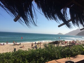 Chaise longue, serviettes de plage