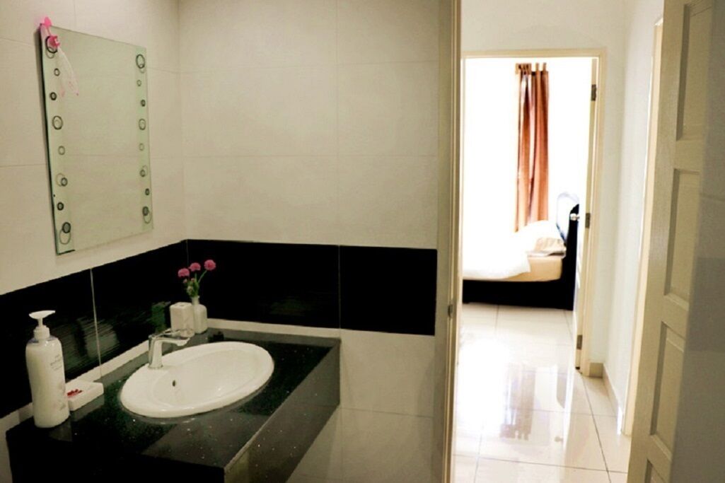 ヘアドライヤー、タオル、石鹸、シャンプー