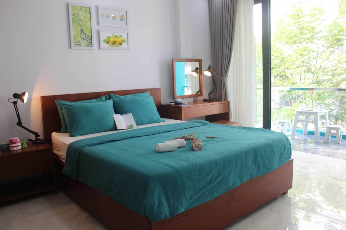 Superior Apartment | 1 bedroom, free minibar items, individually furnished, desk