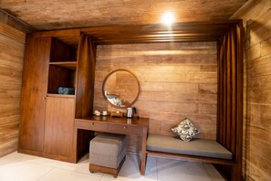 1 bedroom, minibar, in-room safe, desk