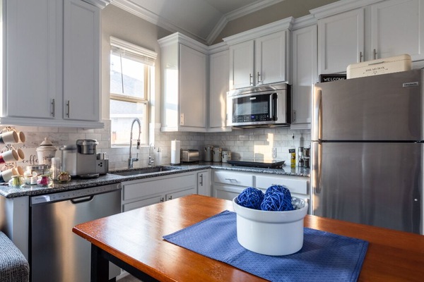 Refrigerador, microondas, parrilla de estufa y lavavajillas