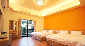 Quadruple Room - Happy Inn (Yuchi)