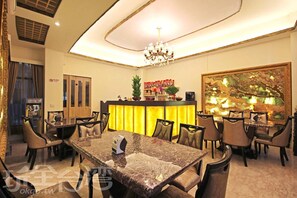 Restaurant - Happy Inn (Yuchi)