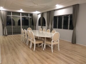 Villa, 3 Bedrooms (Upper Floor) | In-room dining - Cozy Villa Genting Highlands (Genting Highlands)