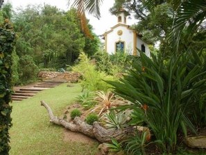 Property grounds - House for families and groups of up to 25 people - 6 suites (Espírito Sto do Pinhal)