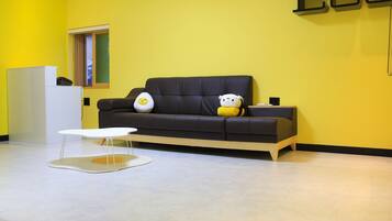 Coin salon dans le hall
