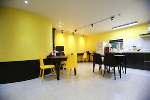 Free daily self-serve breakfast