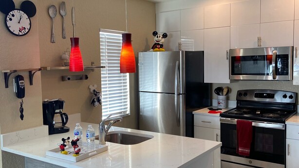 Private kitchen - Beautiful town house in a great gated community 5 miles from Disney entrance (Kissimmee)