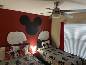 4 bedrooms, iron/ironing board, WiFi, bed sheets