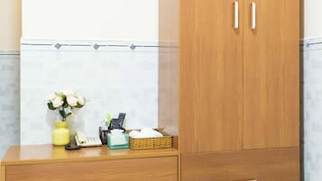 Habitación básica doble | Escritorio, espacio para trabajar con laptop y wifi gratis