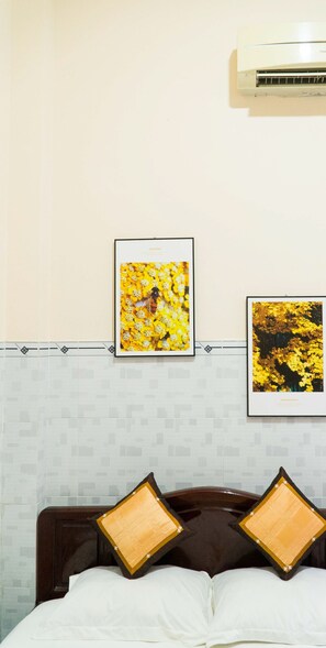 Basic Double Room | Desk, laptop workspace, free WiFi - Orchid Garden Homestay Can Tho (Can Tho)