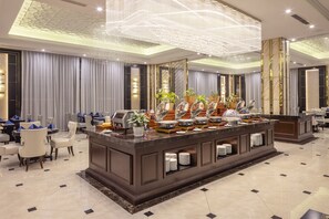 Desayuno buffet todos los días (con cargo) 