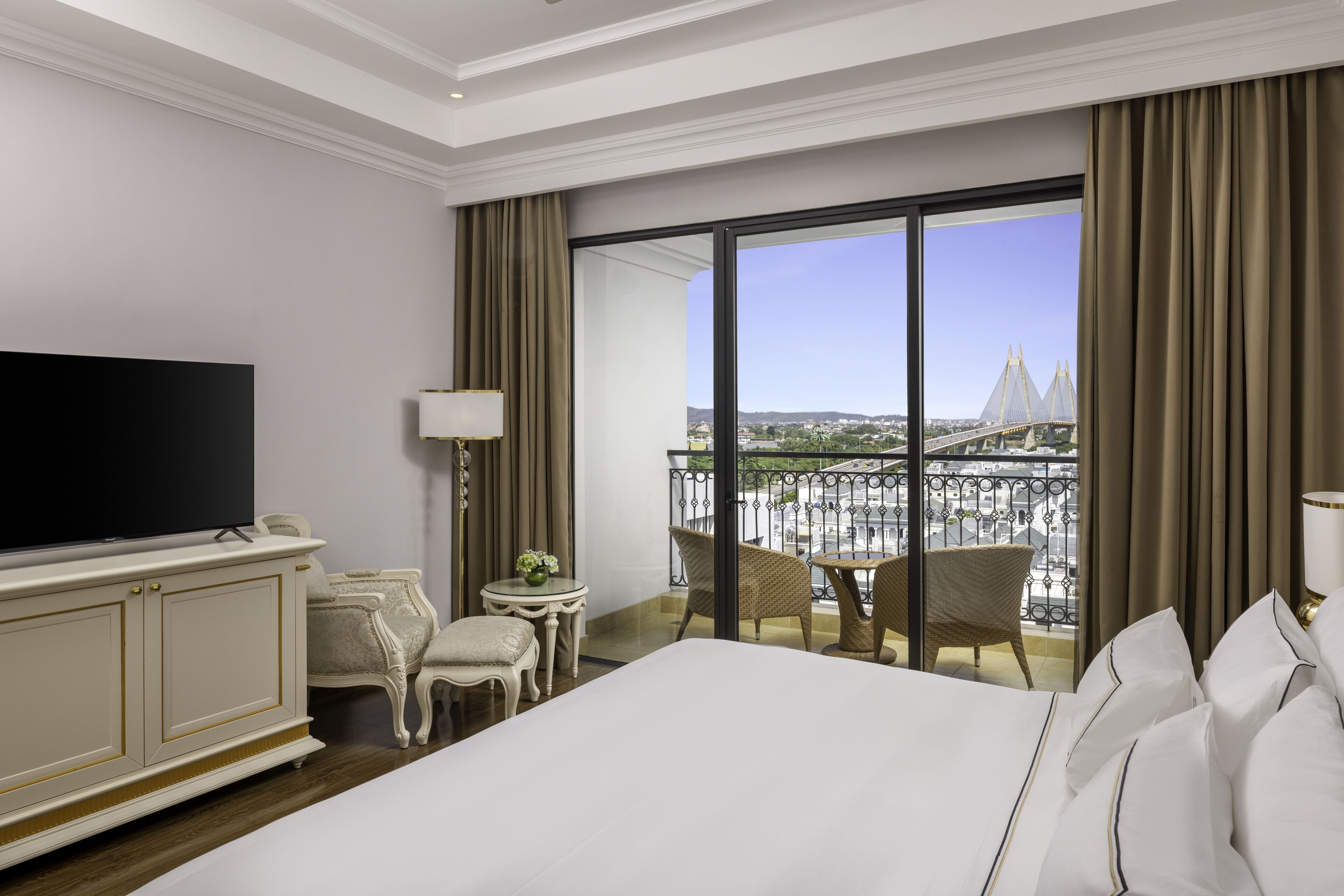 Minibar, in-room safe, desk, blackout curtains