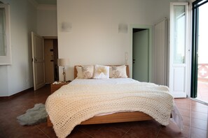 6 dormitorios, tabla de planchar con plancha, wifi gratis y ropa de cama