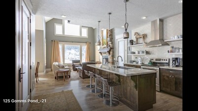 Star Valley Castle with Pond