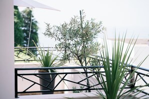 Property grounds - Onebedroom Apartment with Large terrace and Sea view (UL)