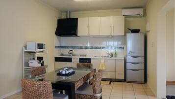 Huvila (Beach Front) | Ruokailu omassa huoneessa