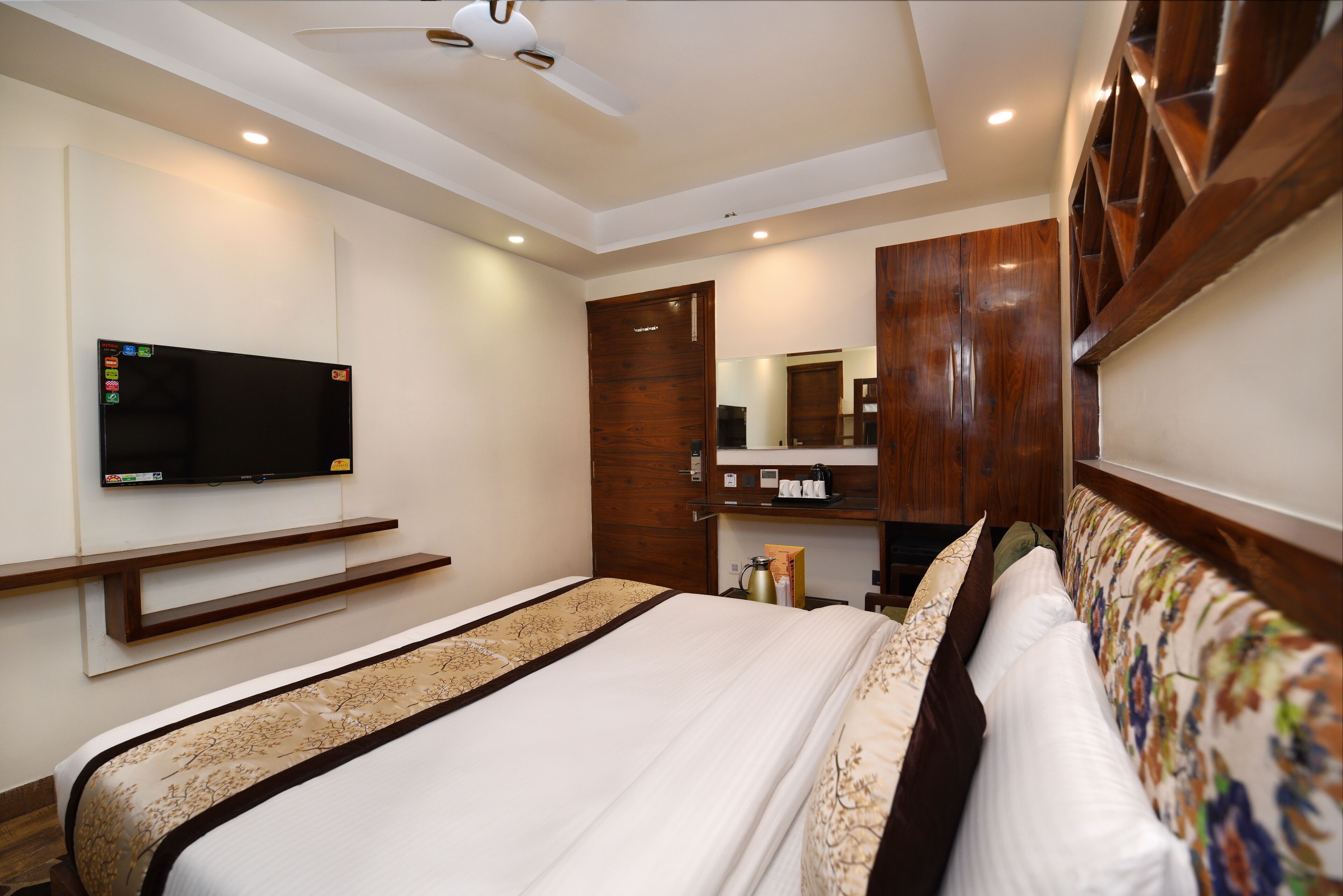 Photo - Hotel Blue Pearl - Free Airport Pick up