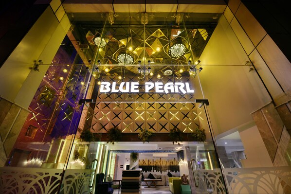 Property entrance - Hotel Blue Pearl (New Delhi)