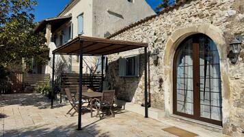 Superior tweepersoonskamer, 2 slaapkamers, uitzicht op zwembad | Terras