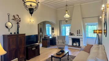 Memory-foam beds, desk, laptop workspace, blackout curtains